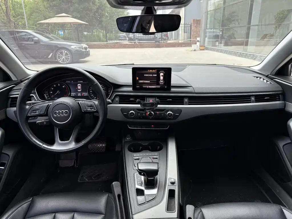 Audi A4L 2019