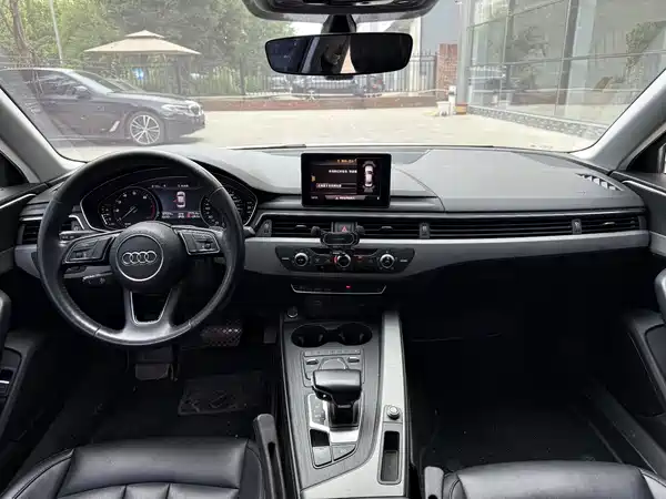 Audi A4L 2019