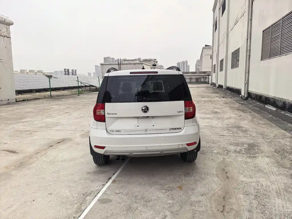Skoda Yeti 2018 — фото 13