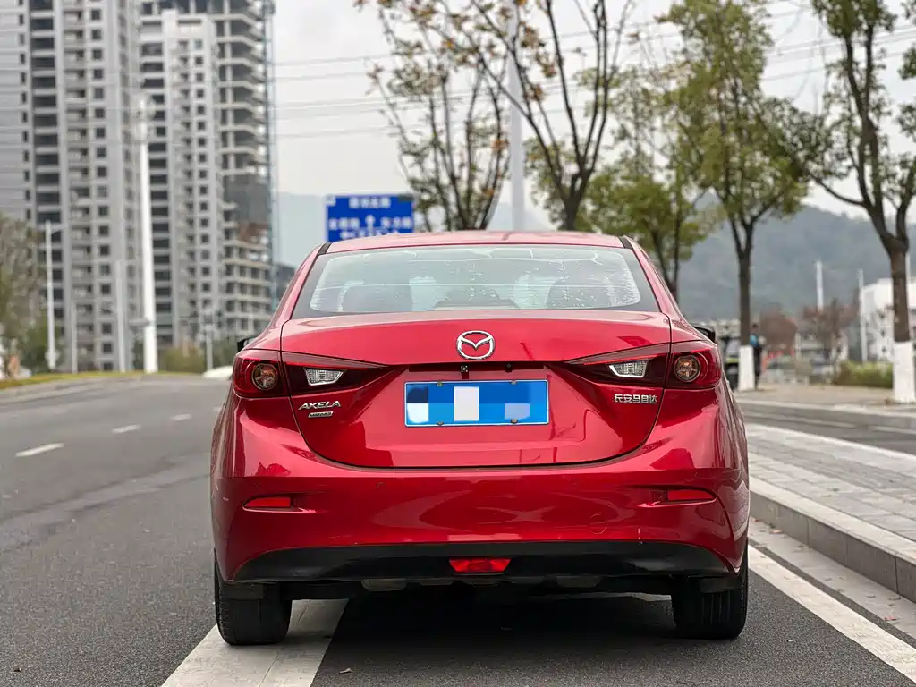Mazda 3 Axela 2018 — фото 8