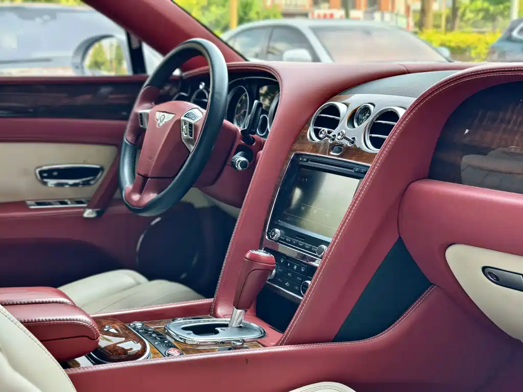 Bentley Flying Spur 2016 — фото 11