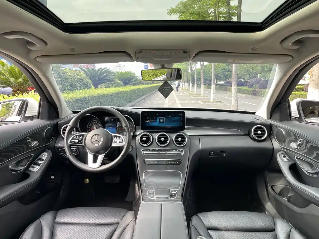 Mercedes-Benz C-Class 2019 — фото 13