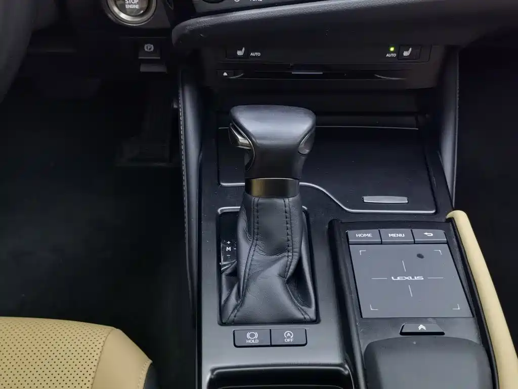 Lexus ES 2022 — фото 13