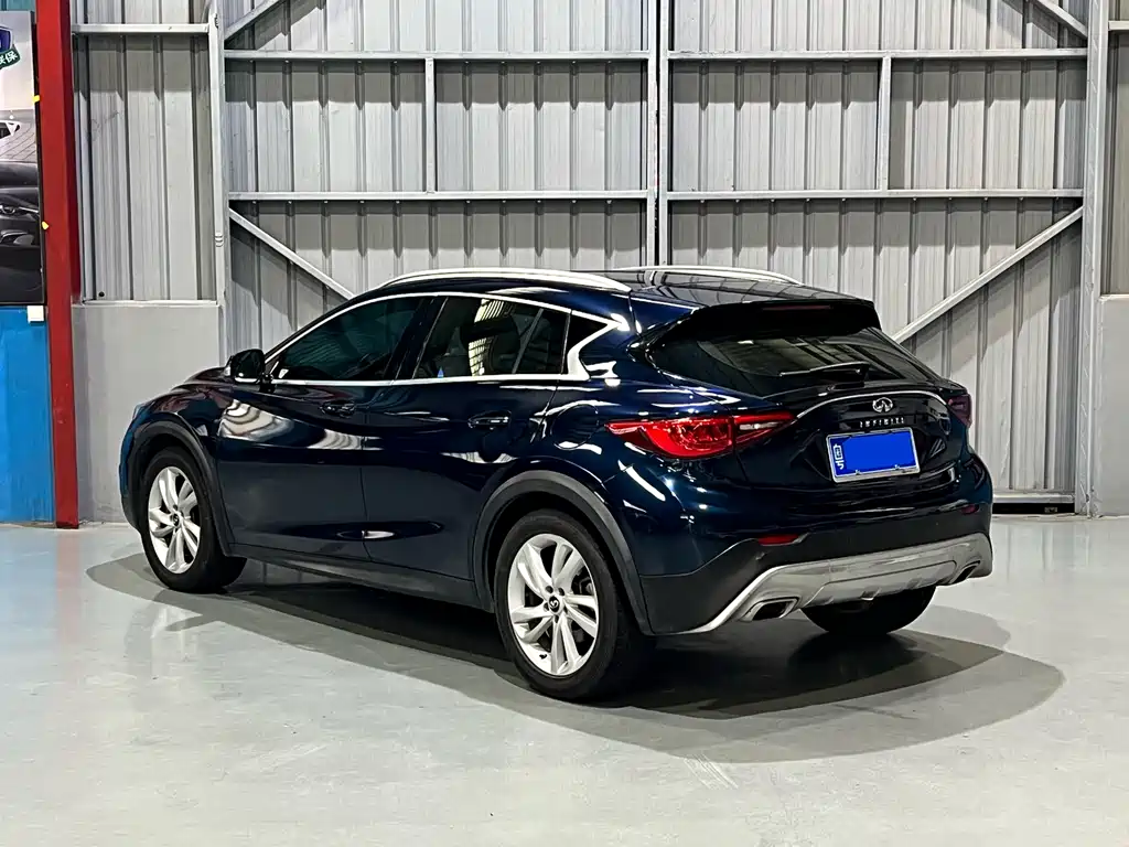 Infiniti QX30 2018 — фото 9