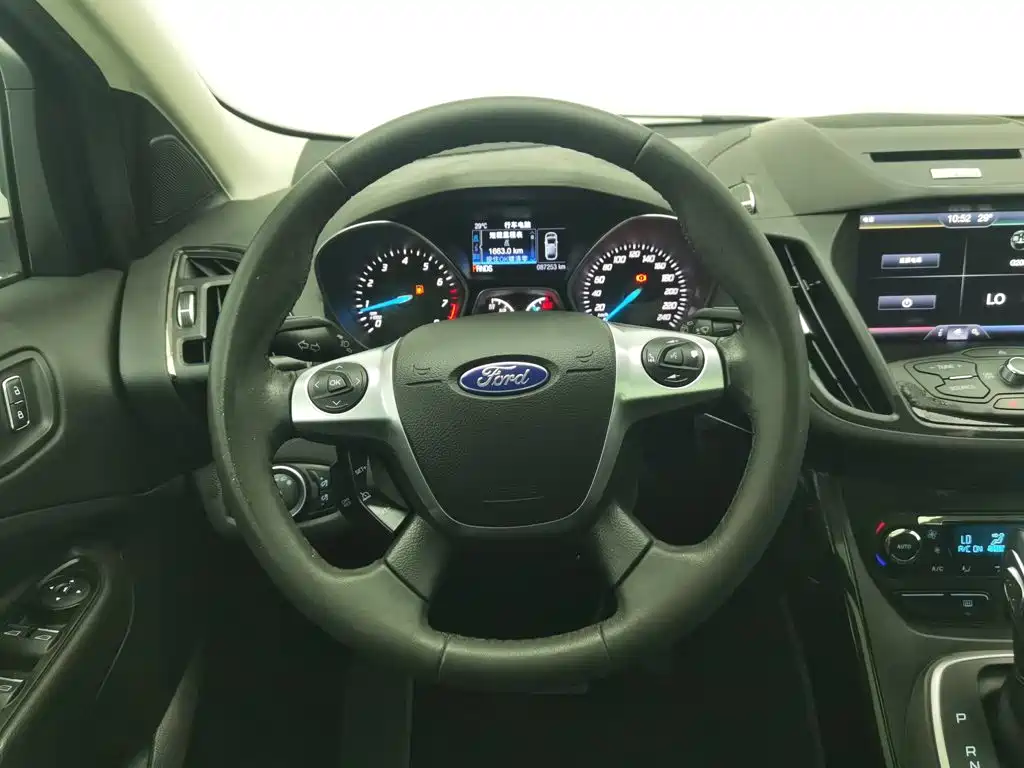 Ford Kuga 2015 — фото 11