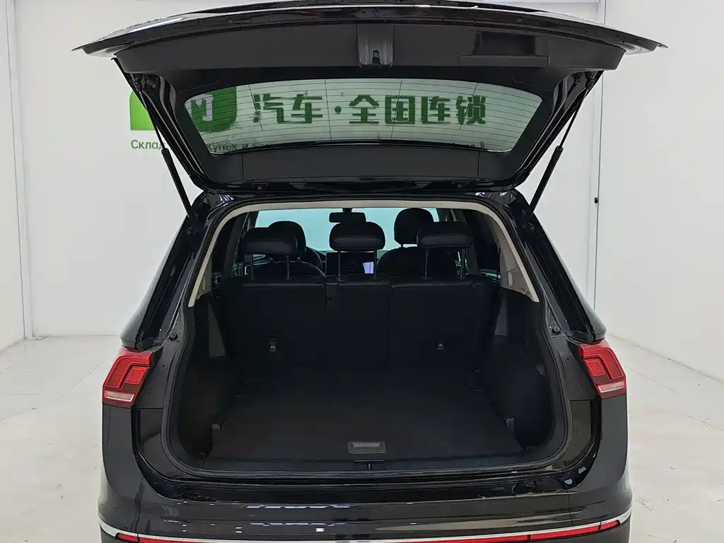 Volkswagen Tiguan L 2023 — фото 15