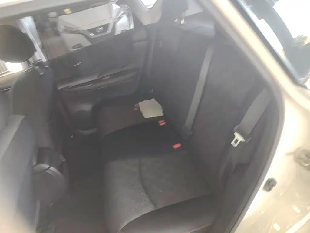 Nissan Tiida 2018 — фото 17
