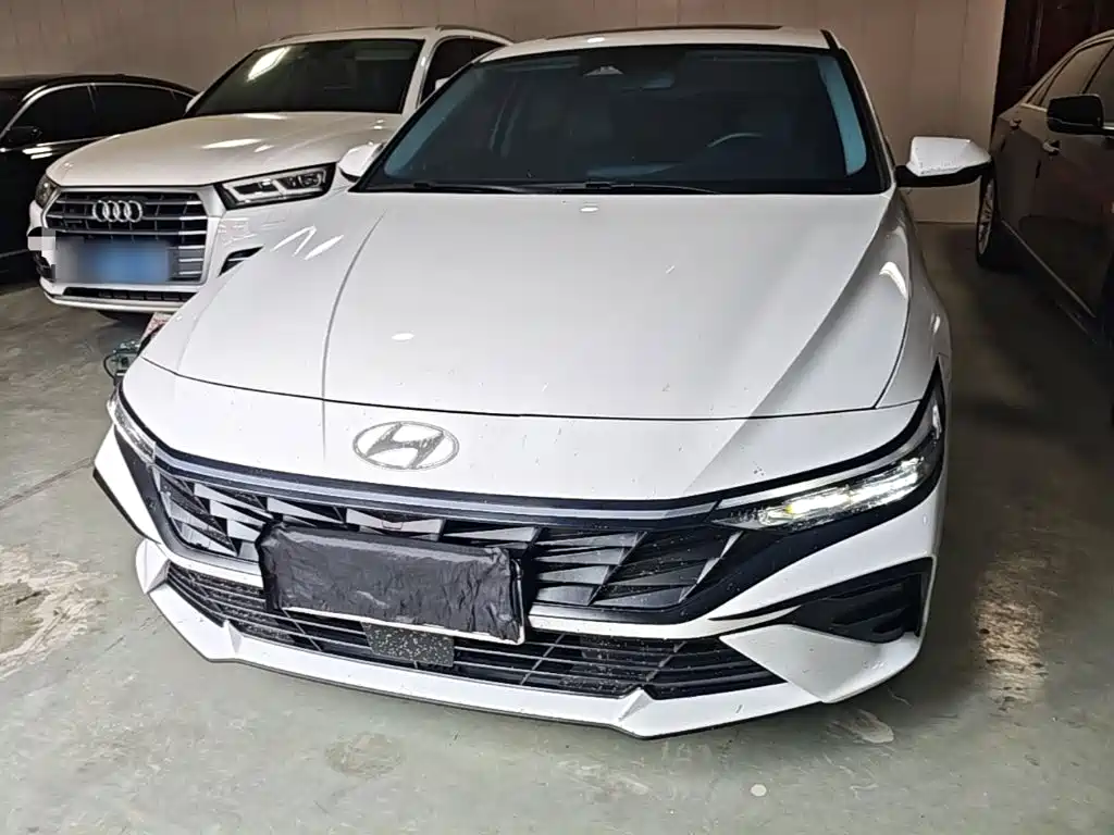 Hyundai Elantra 2024