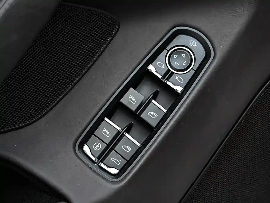 Porsche Panamera 2010 — фото 18