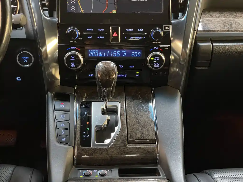 Toyota Vellfire 2020 — фото 13