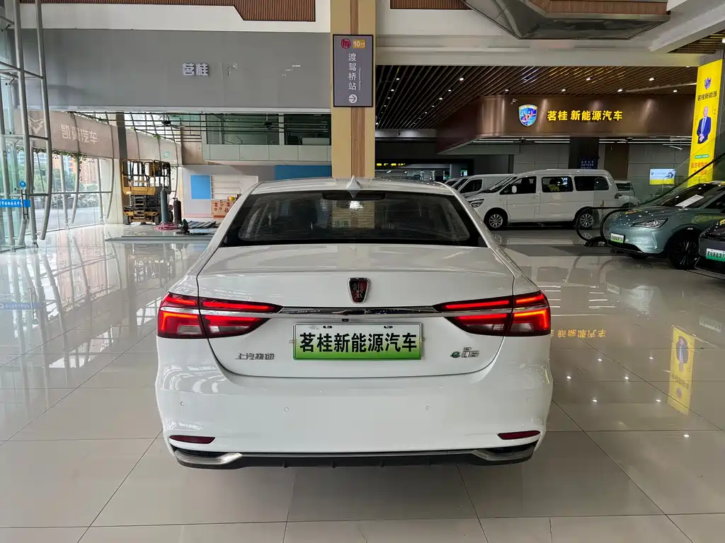 Roewe i6 New Energy 2019 — фото 5