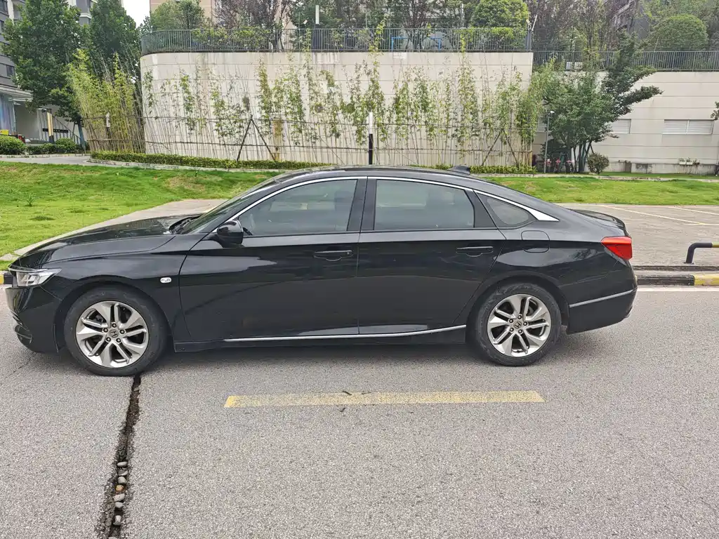 Honda Accord 2018 — фото 4