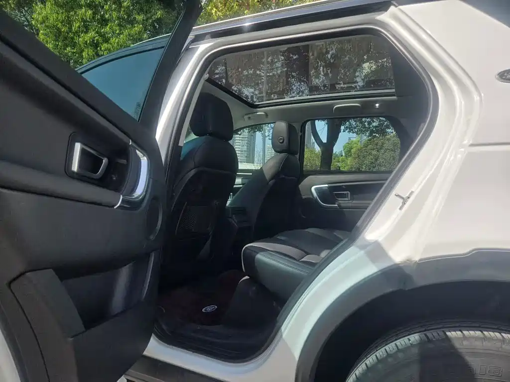 Land Rover Discovery Sport 2019 — фото 9