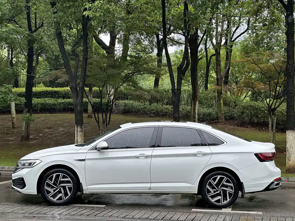 Volkswagen Sagitar 2023