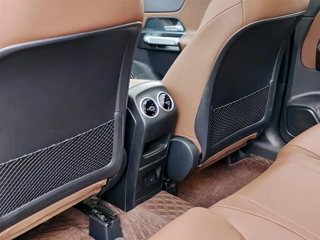 Mercedes-Benz GLB 2023 — фото 9