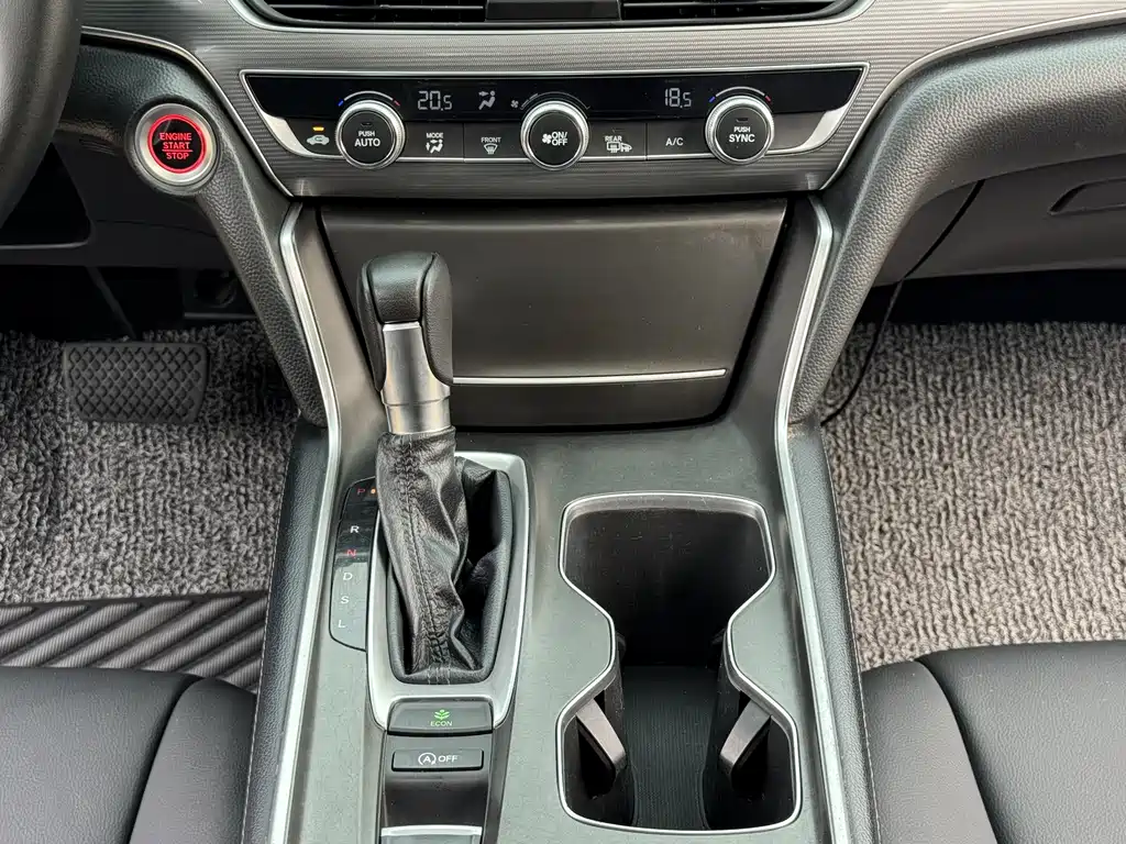 Honda Accord 2018 — фото 22