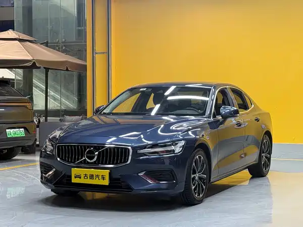 Volvo S60 2022