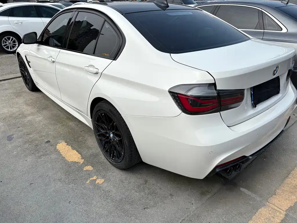 BMW 3 Series 2019 — фото 14