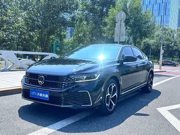 Volkswagen Passat 2025