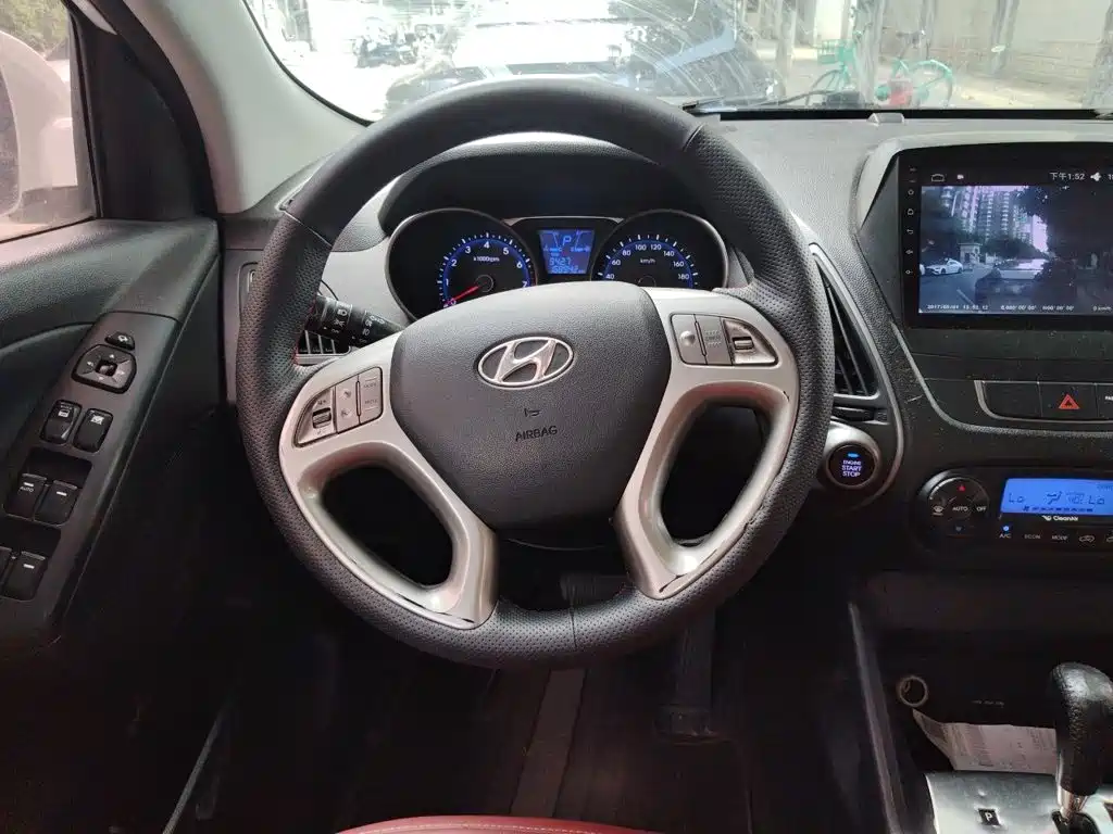 Hyundai ix35 2015 — фото 11