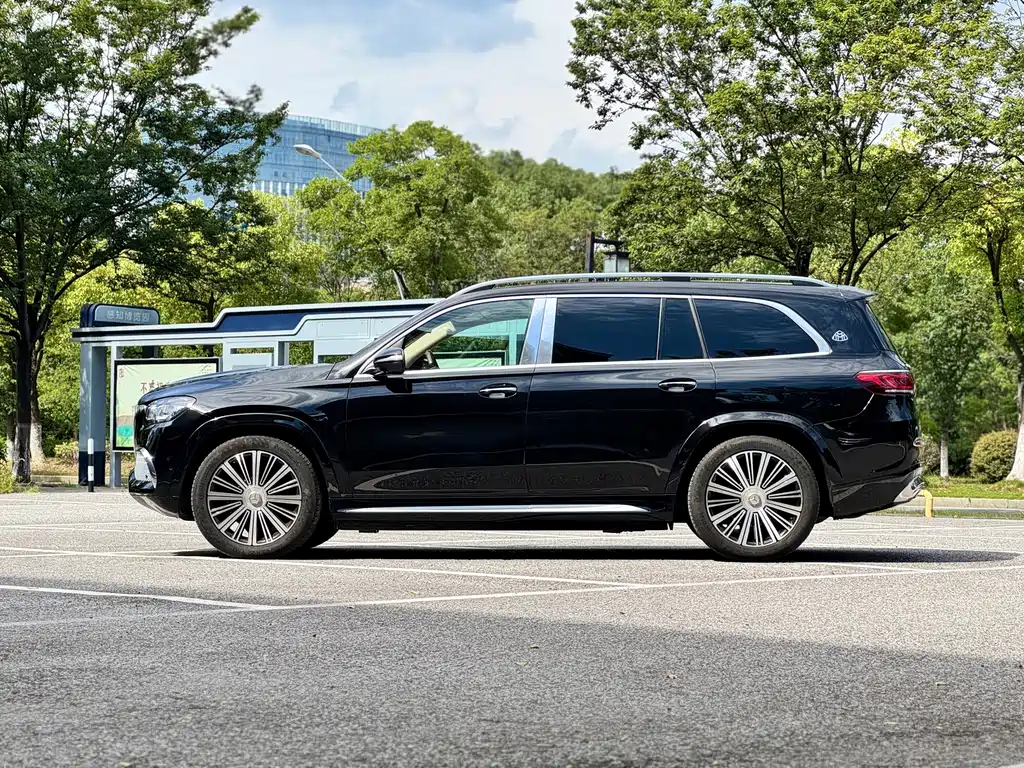 Mercedes-Benz Maybach GLS 2023 — фото 7