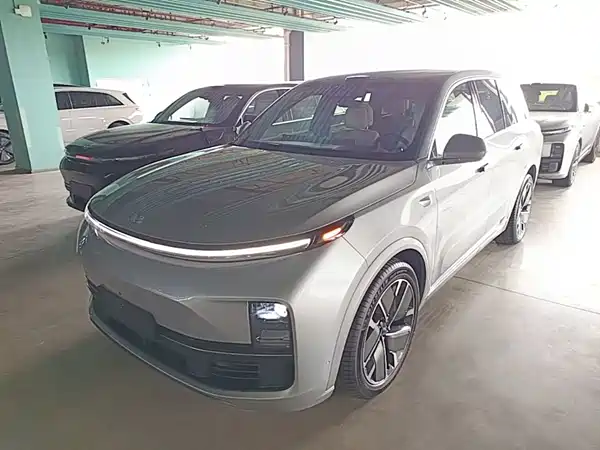 Li Auto L8 2025