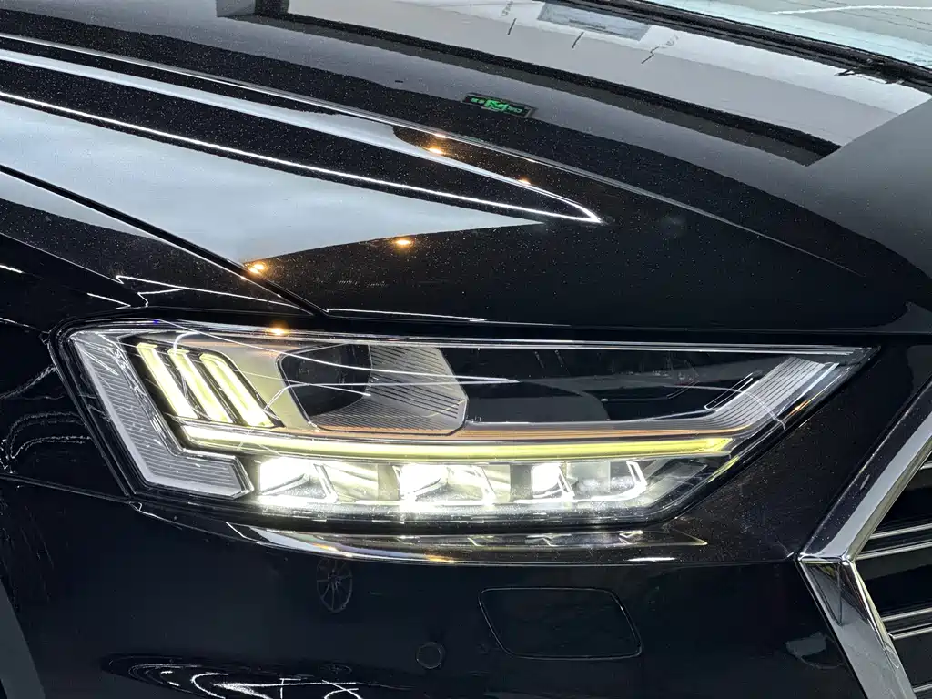 Audi A8 2019 — фото 28