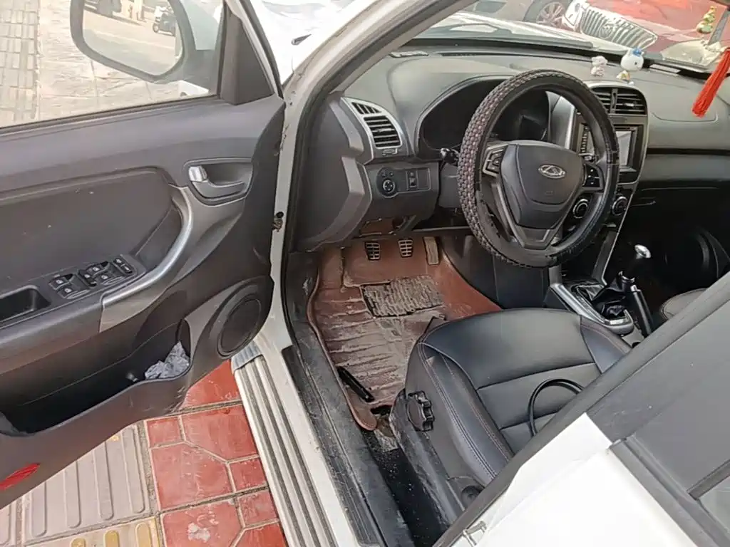 Chery Tiggo 3 2015 — фото 16