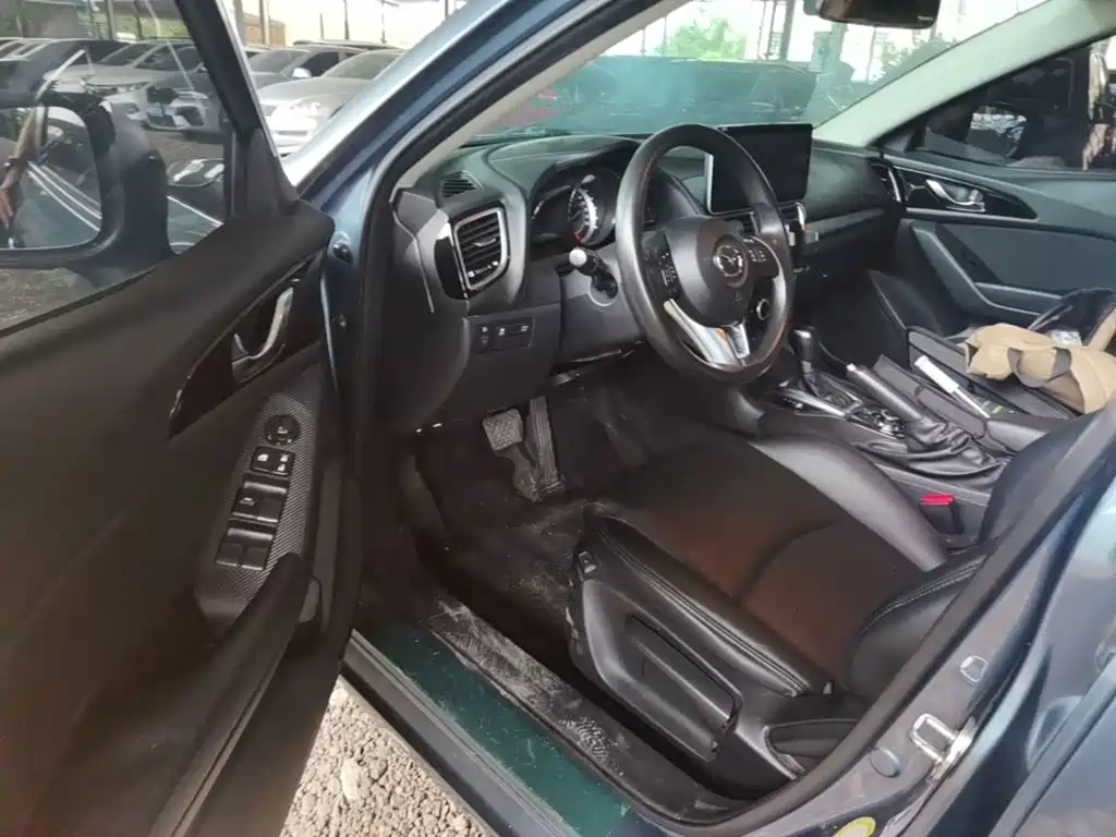 Mazda 3 Axela 2015 — фото 16