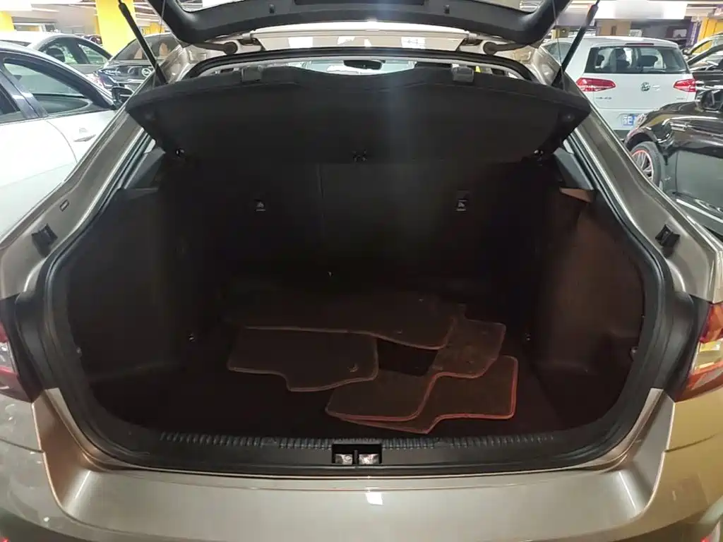 Skoda Octavia 2020 — фото 19