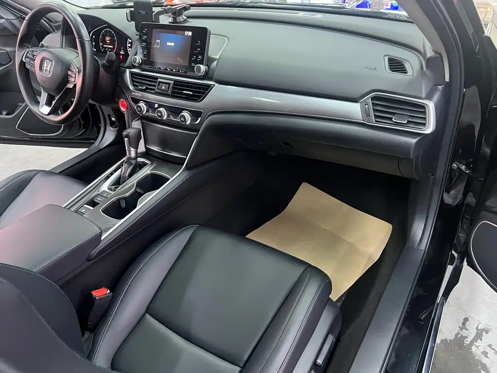 Honda Accord 2021 — фото 10