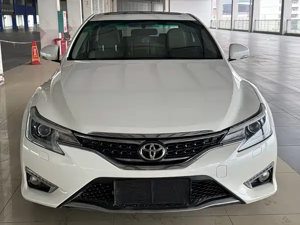 Toyota Reiz 2013