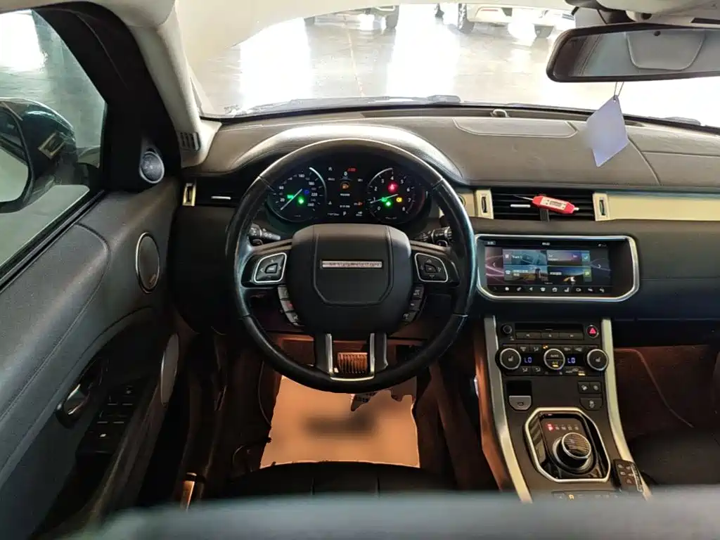 Land Rover Range Rover Evoque 2018 — фото 11