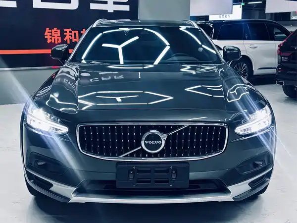 Volvo V90 2021
