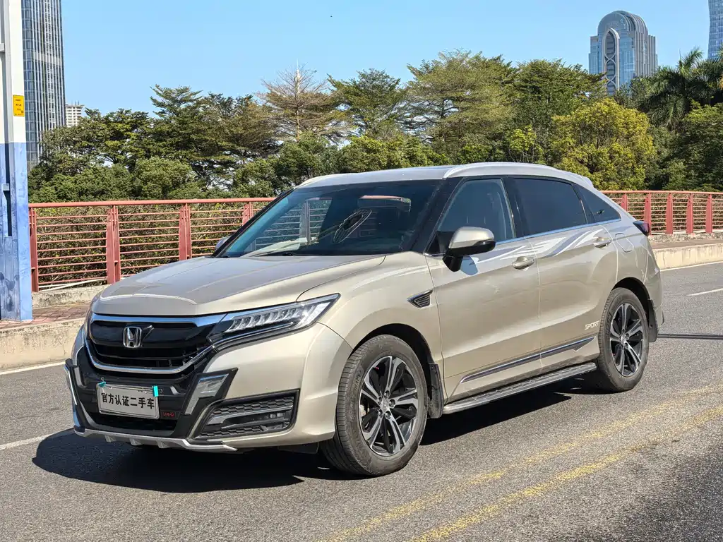 Honda UR-V 2017 — фото 1