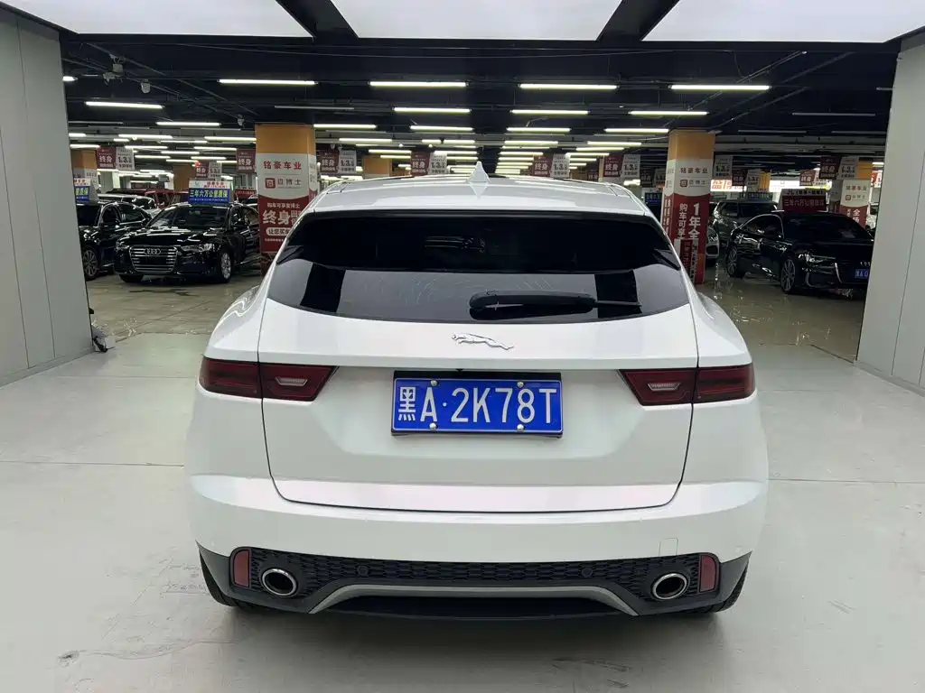 Jaguar E-PACE 2019 — фото 8