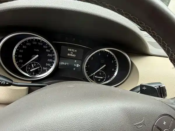 Mercedes-Benz R-Class 2016