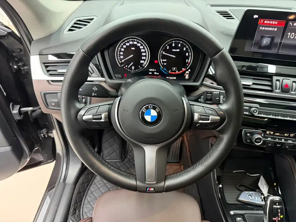 BMW X1 2022 — фото 13