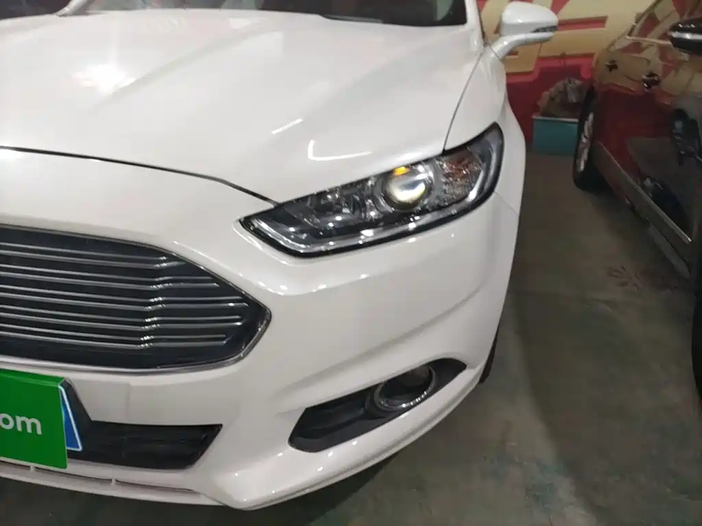 Ford Mondeo 2015 — фото 24