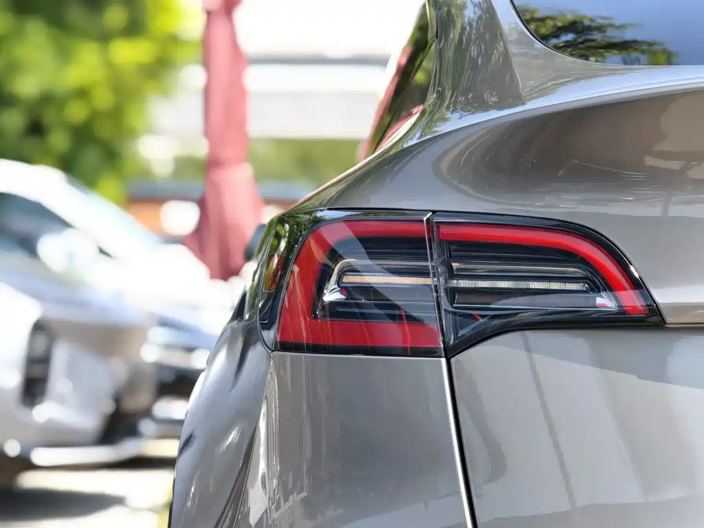 Tesla Model Y 2022 — фото 14