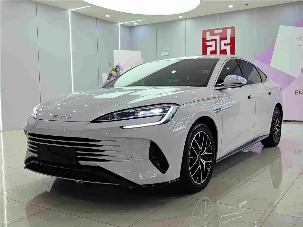 BYD Seal 07 DM-i 2024 — фото 1