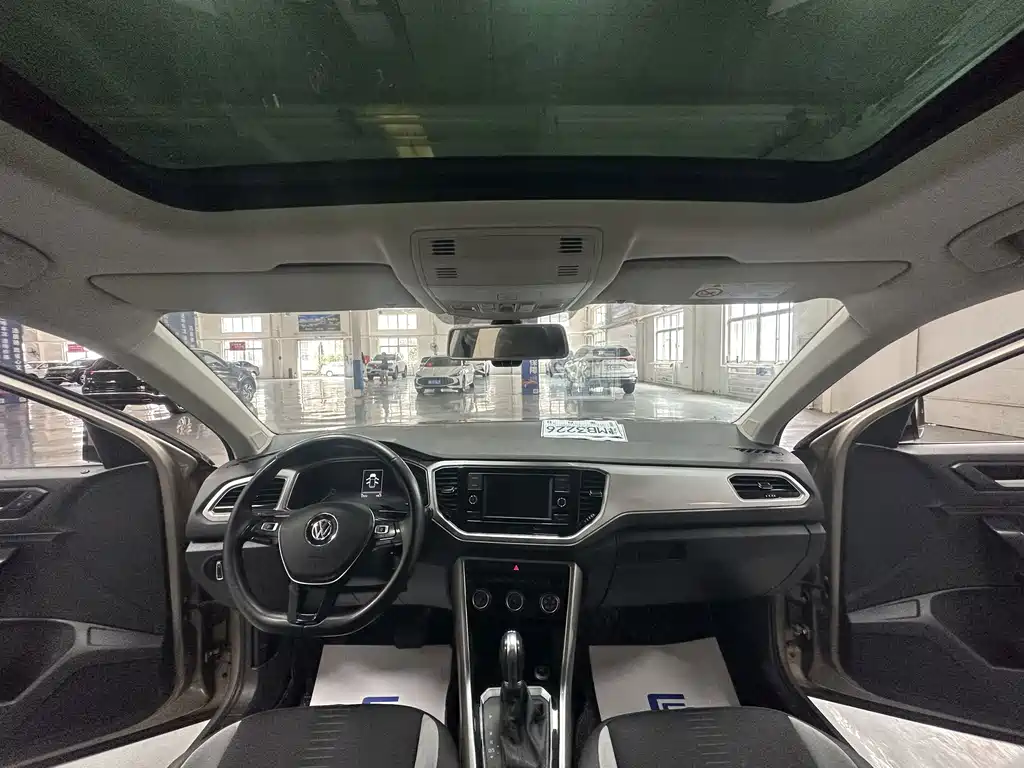 Volkswagen T-Roc 2020 — фото 10