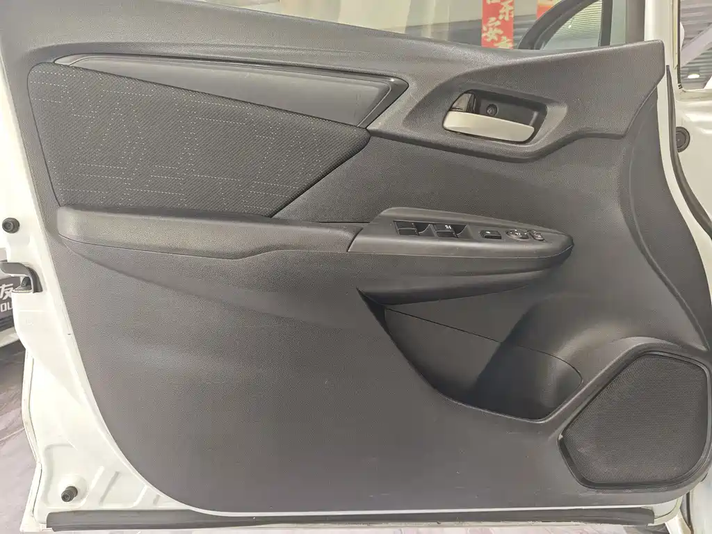 Honda Fit 2016 — фото 19