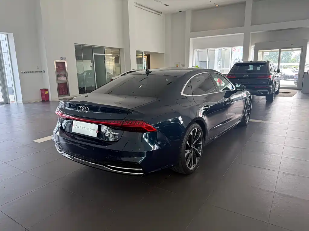 Audi A7L 2022