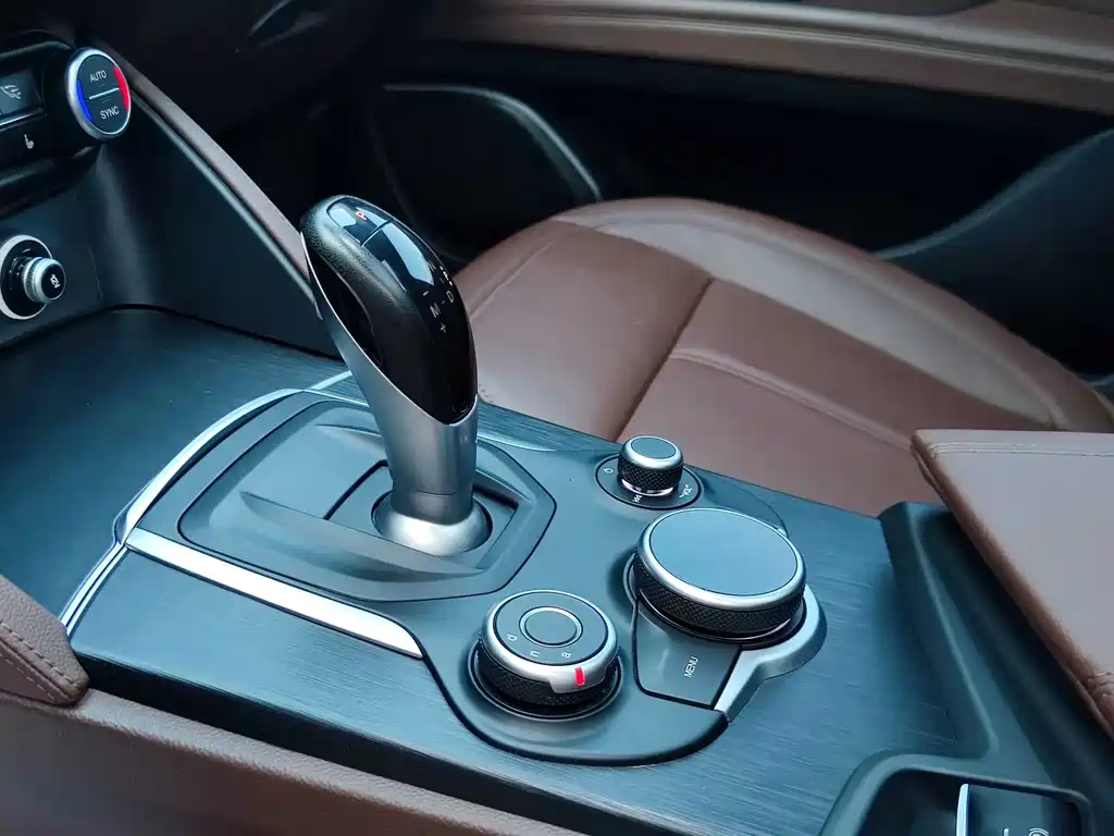 Alfa Romeo Stelvio 2019 — фото 9