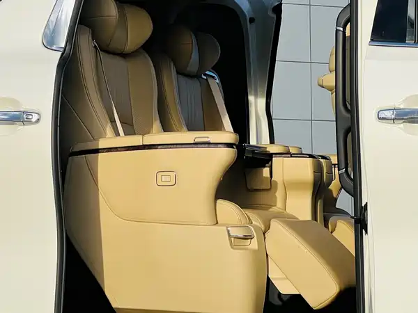 Toyota Alphard 2020