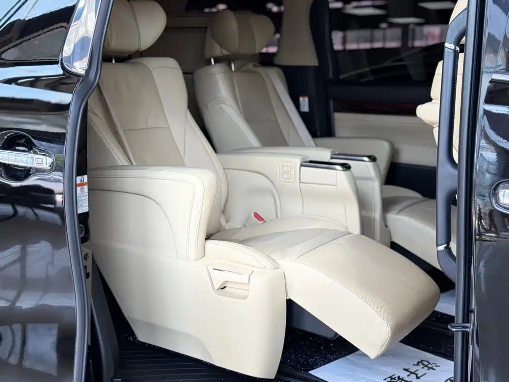 Toyota Alphard 2018 — фото 14