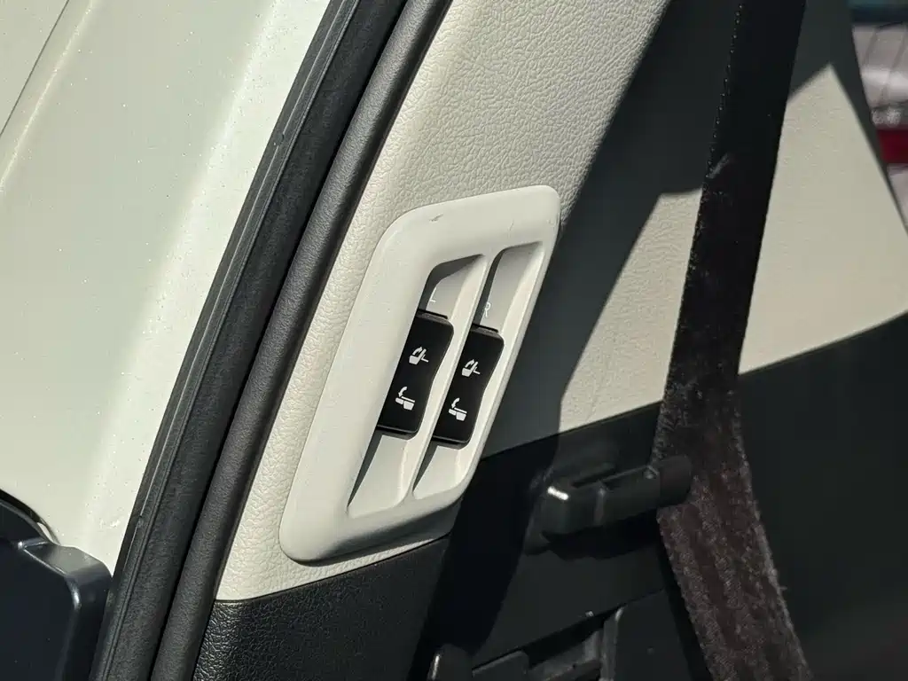 Toyota Prado 2019 — фото 19