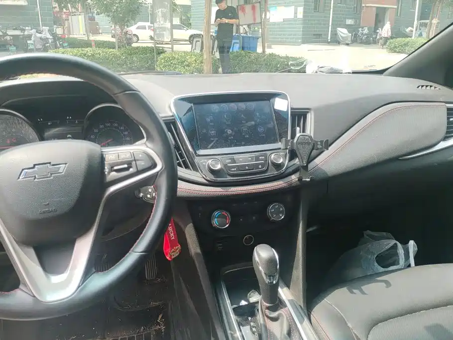 Chevrolet Monza 2019 — фото 13