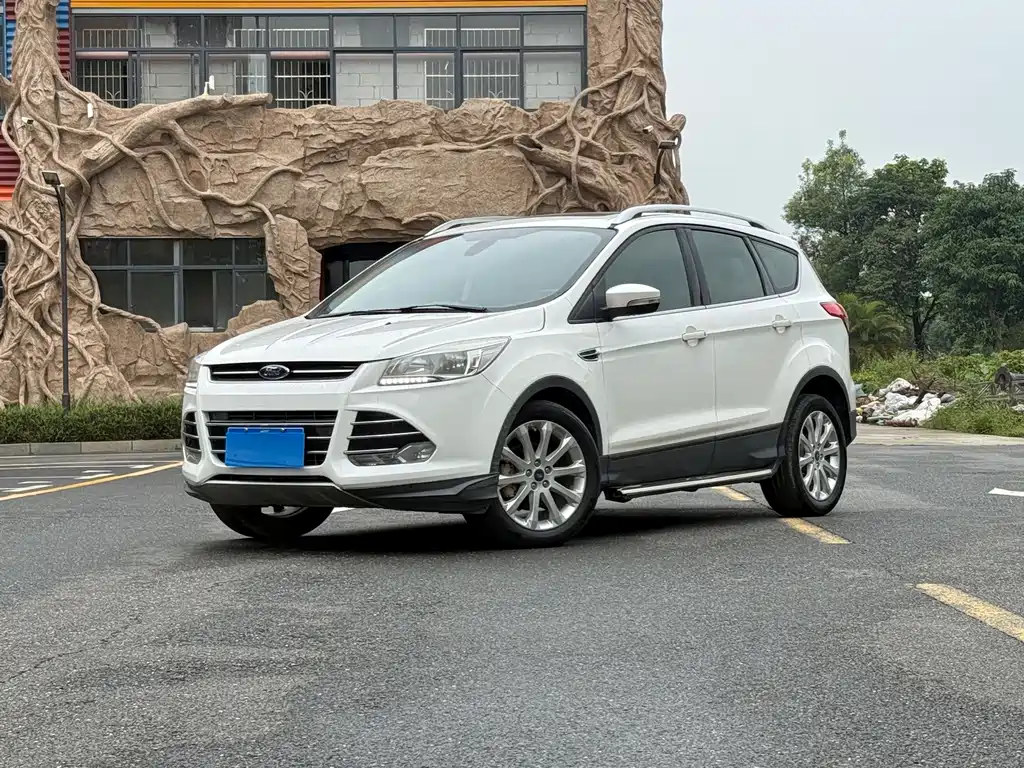 Ford Kuga 2016 — фото 1